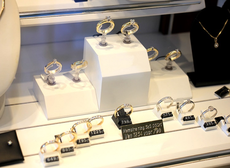 Diamond Engagement Rings Gurus Share the Most Typical Marriage Proposal Mistakes